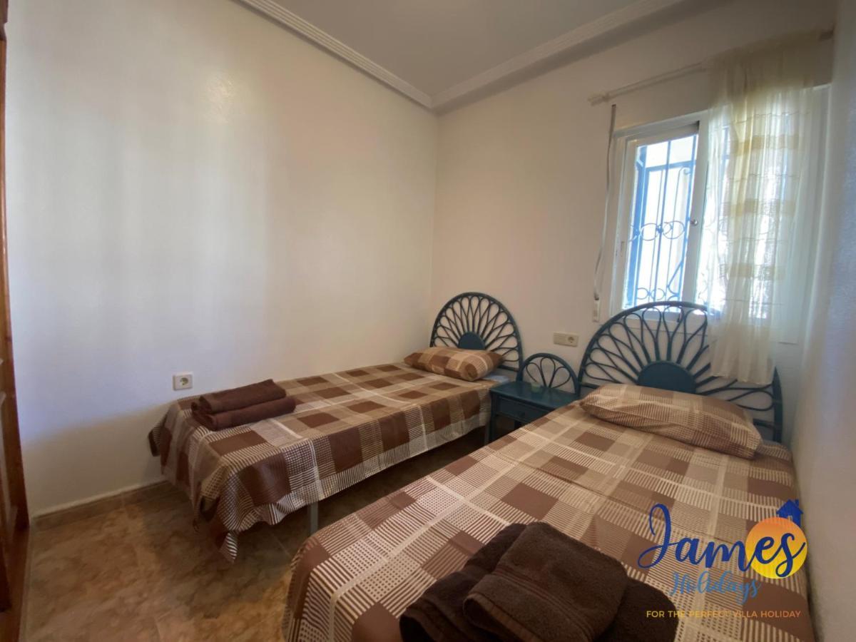 La Cinuelica, R1 1St Floor Apartment Com Pool L180 Торрев'єха Екстер'єр фото
